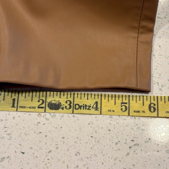 Zara Faux Leather Brown pants Size 6 Front zip and button. Front & back pockets - Picture 7 of 8